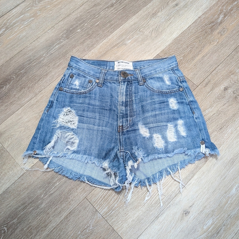 One x One Teaspoon Free People High Rise Bonita Denim Jean Shorts Distressed 24